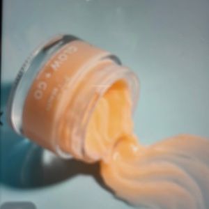 Glow on the 5 th beauty  GLOW + GO Moisturizing day cream